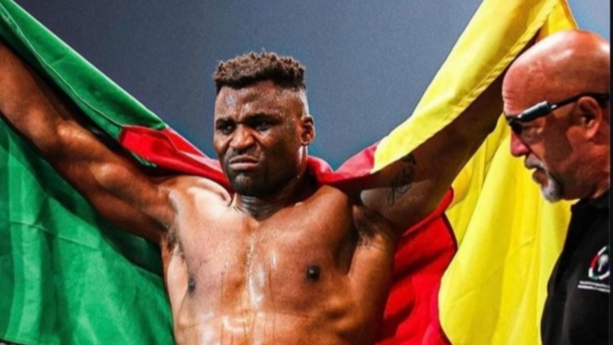 Applauded by Ronda Rousey - Keep The Legacy, Give Me The Pay - He Bet on Himself